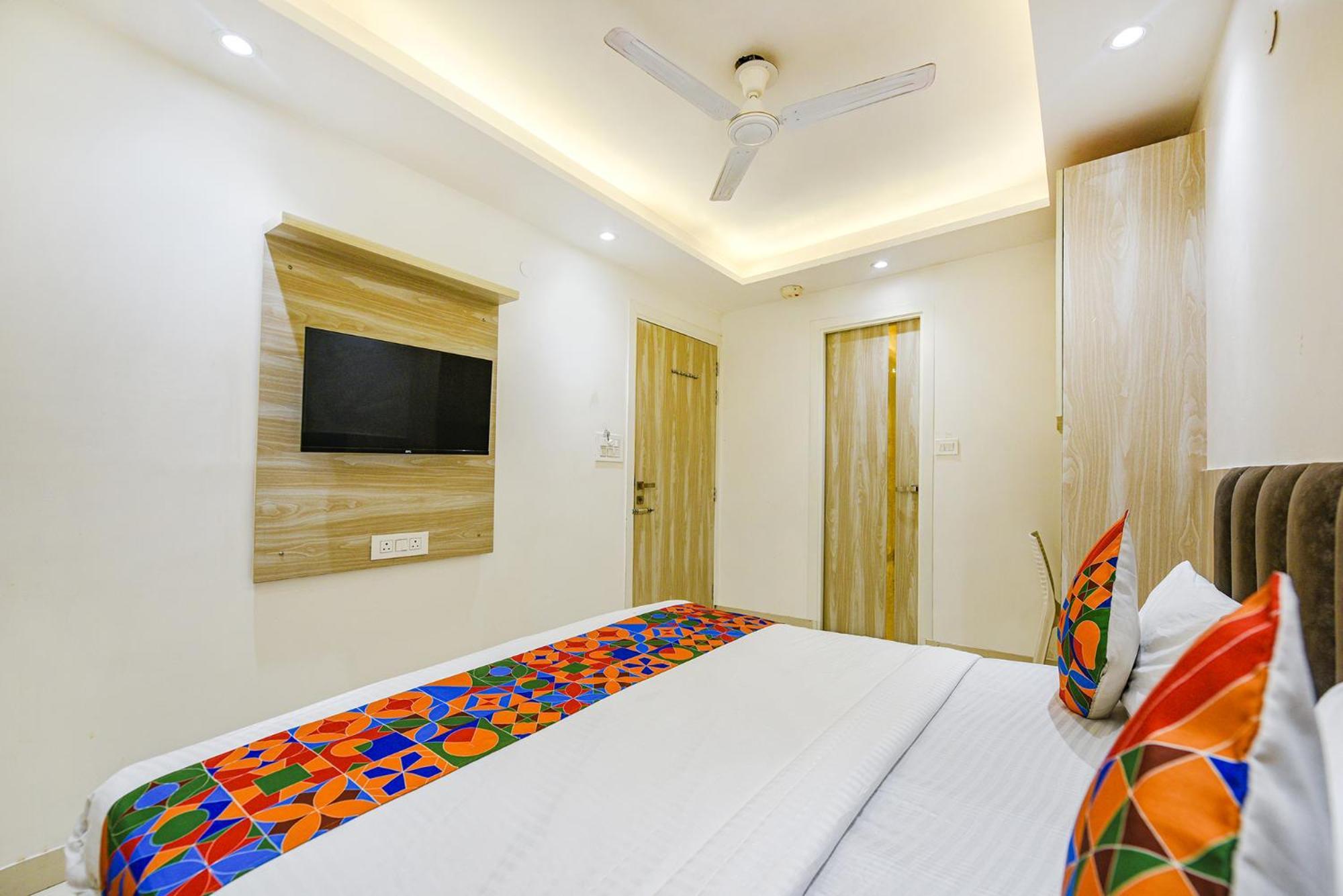 Fabhotel Luxury Inn Near Adarsh Nagar Metro 德里 外观 照片