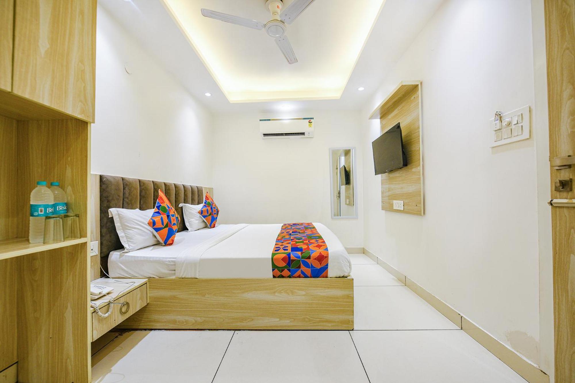 Fabhotel Luxury Inn Near Adarsh Nagar Metro 德里 外观 照片