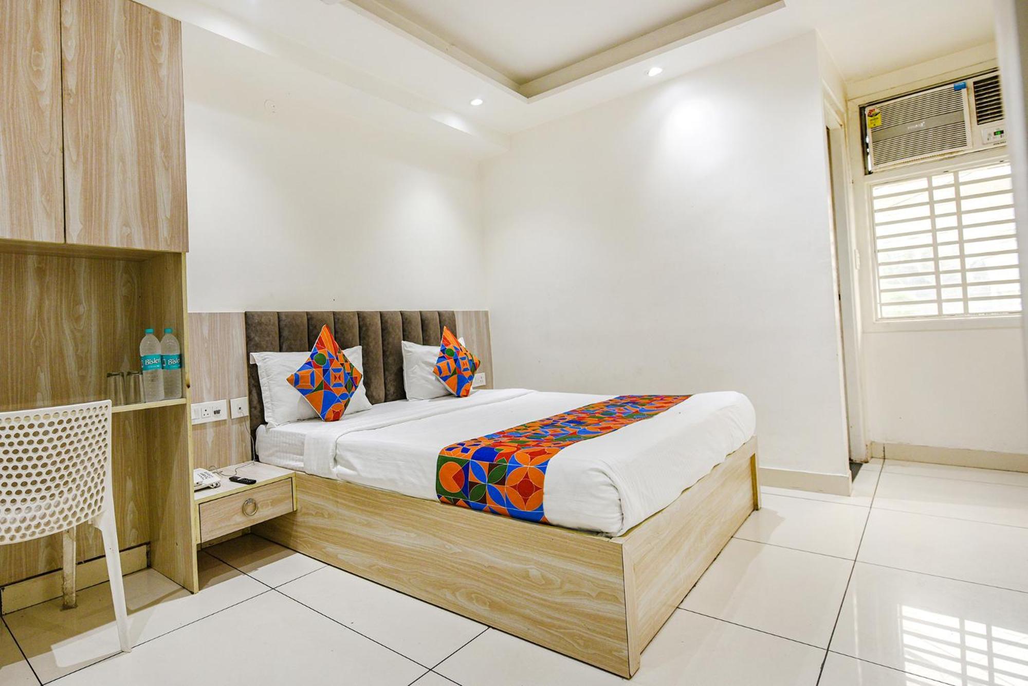 Fabhotel Luxury Inn Near Adarsh Nagar Metro 德里 外观 照片