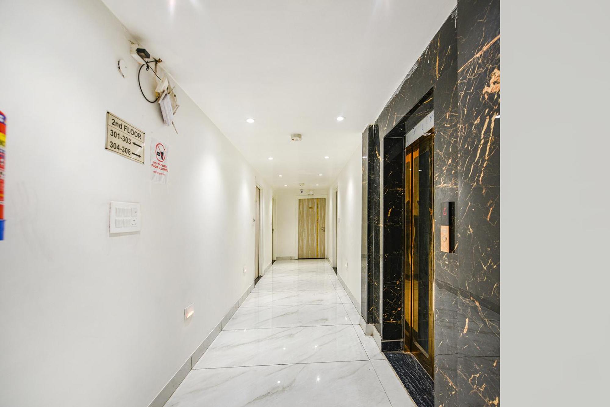 Fabhotel Luxury Inn Near Adarsh Nagar Metro 德里 外观 照片