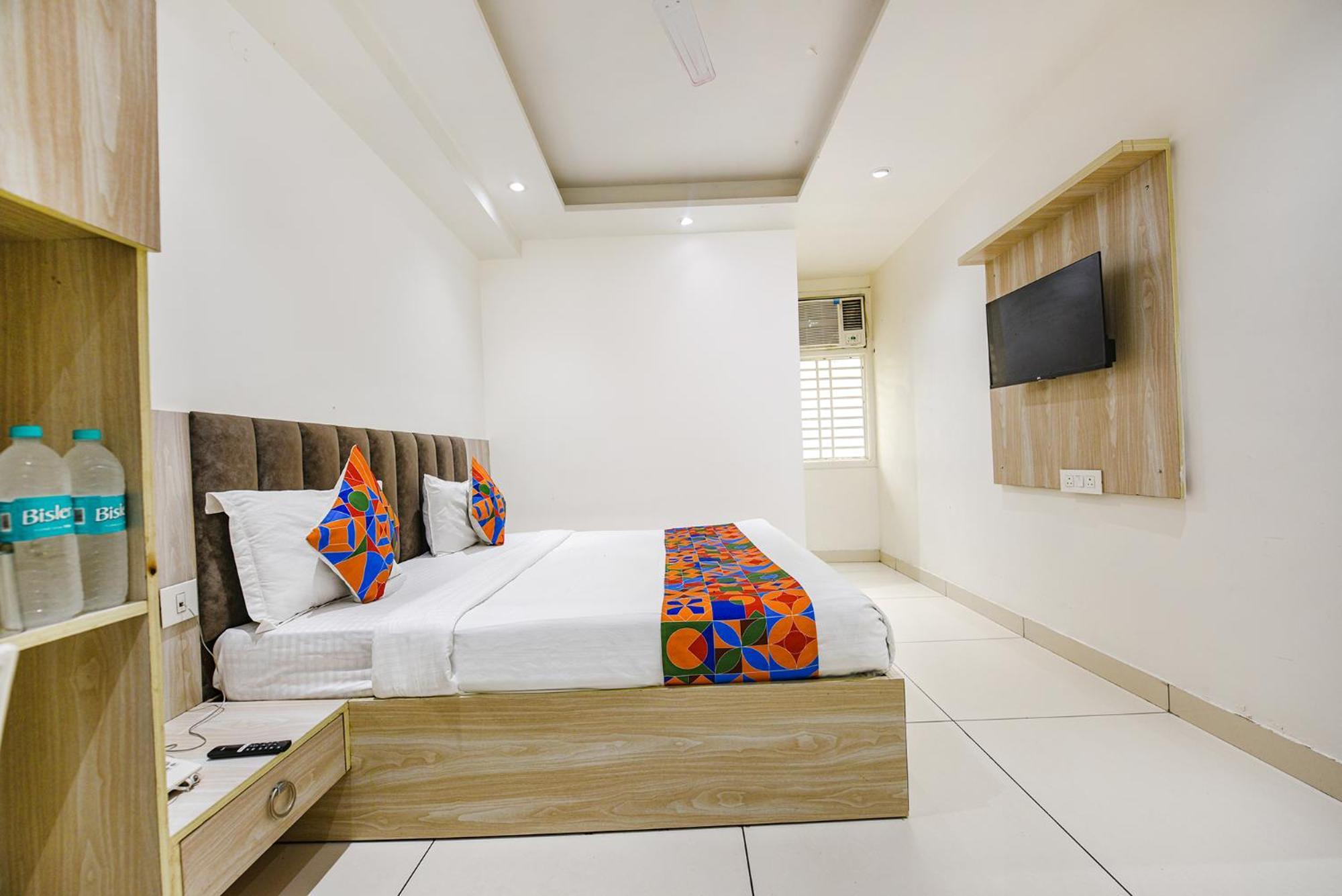 Fabhotel Luxury Inn Near Adarsh Nagar Metro 德里 外观 照片