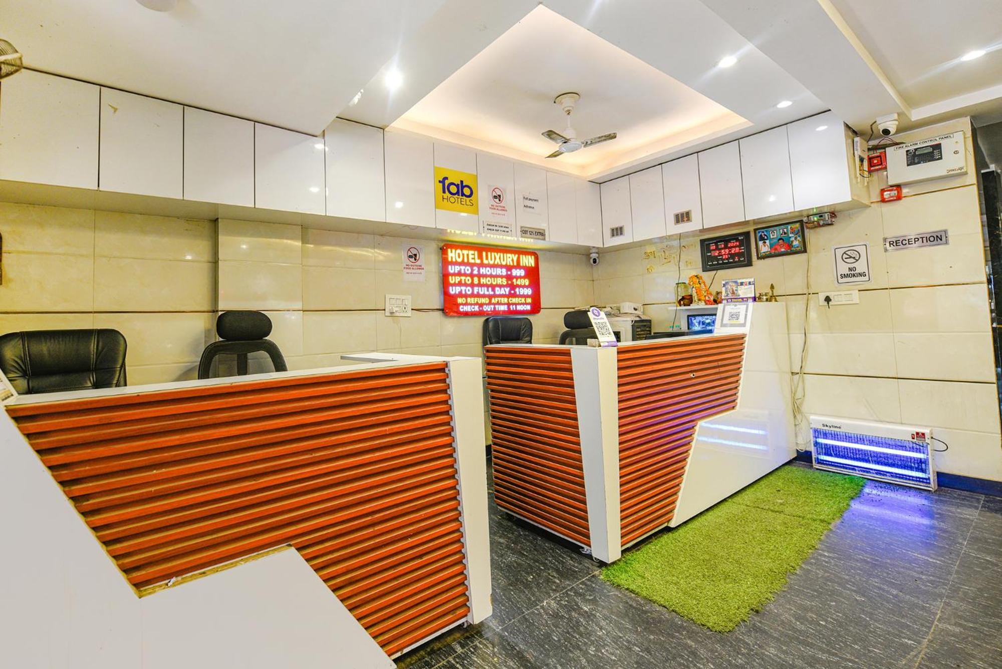 Fabhotel Luxury Inn Near Adarsh Nagar Metro 德里 外观 照片